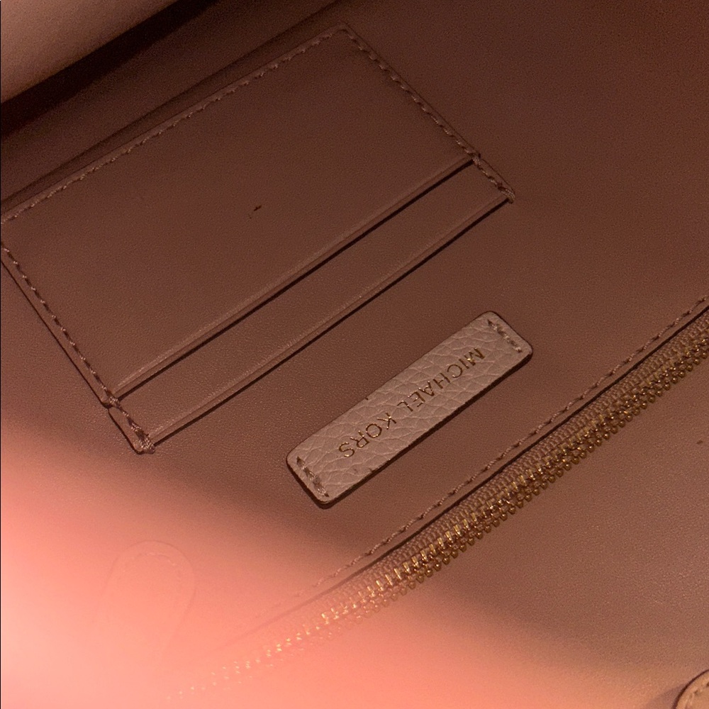 Michael Kors Tan Tote Bag - Picture 2 of 9